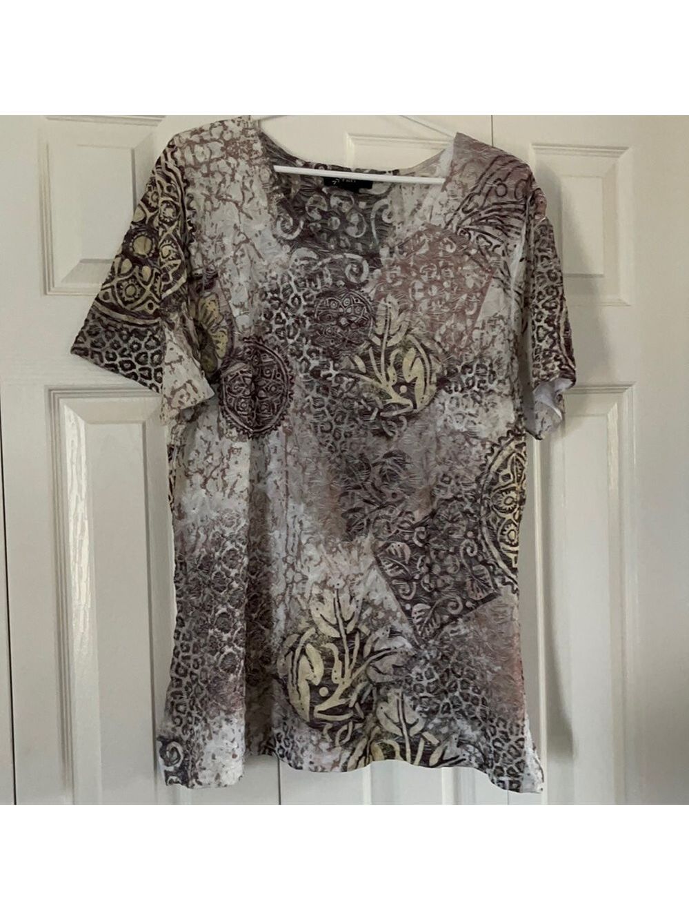 Fiori Ladies Top Size 1XL 🥰🥰
